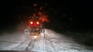 Vialidad Provincial realiza tareas de despeje de nieve en las rutas de Santa Cruz 