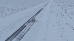 Vialidad Provincial intensifica el despeje de nieve sobre la Ruta Nacional N.º 40 para garantizar la transitabilidad