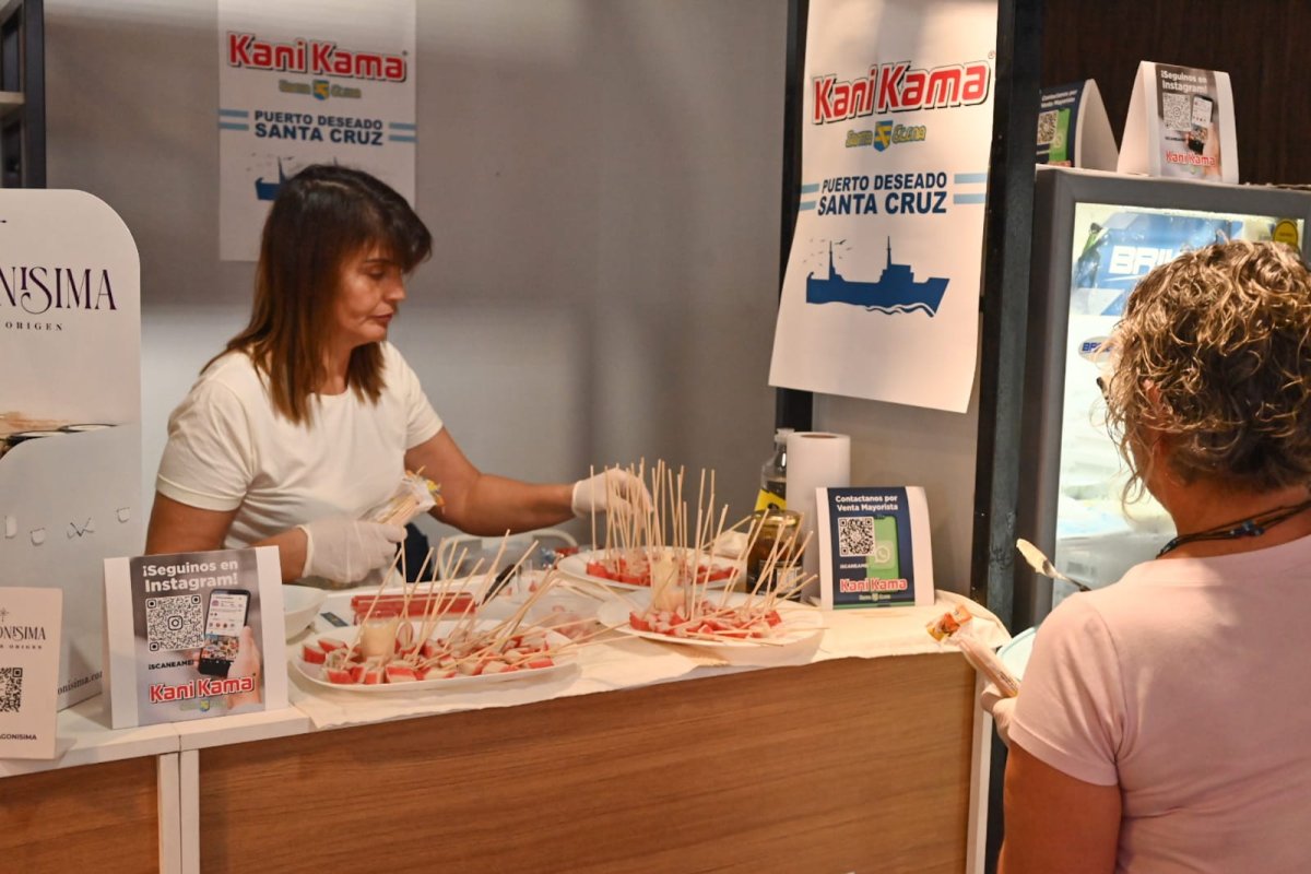 Empresa santacruceña con su productos de mar.