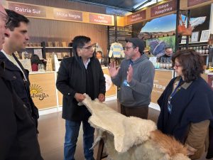 "Nuestro compromiso es acompañar a quienes producen y generan trabajo en Santa Cruz", aseguró Claudio Vidal