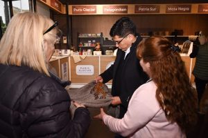"Nuestro compromiso es acompañar a quienes producen y generan trabajo en Santa Cruz", aseguró Claudio Vidal