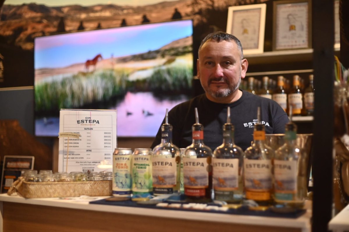 Gin Estepa Patagónica de Caleta Olivia exhibe su producción en la mayor vidriera agroindustrial del país