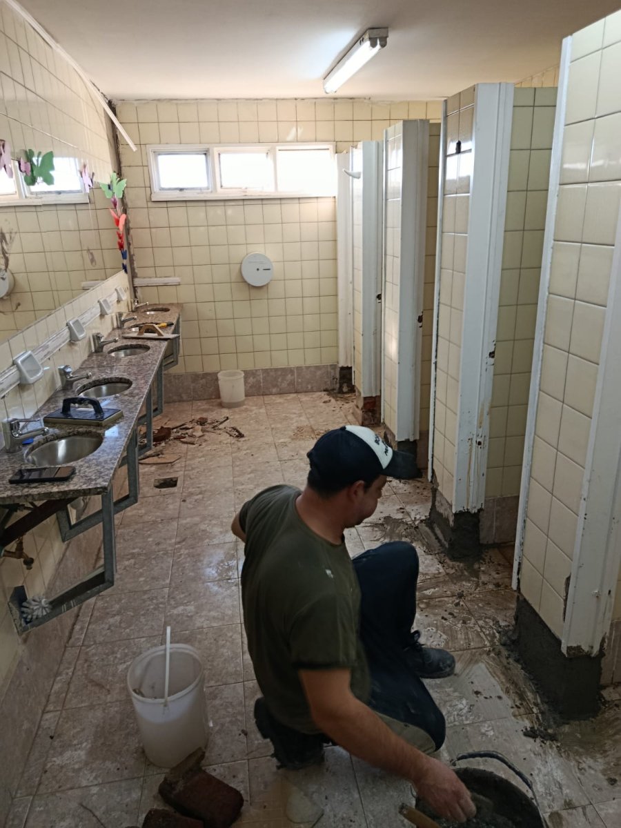 Durante el receso invernal, el CPE intensifica las obras para fortalecer la infraestructura escolar en Río Turbio