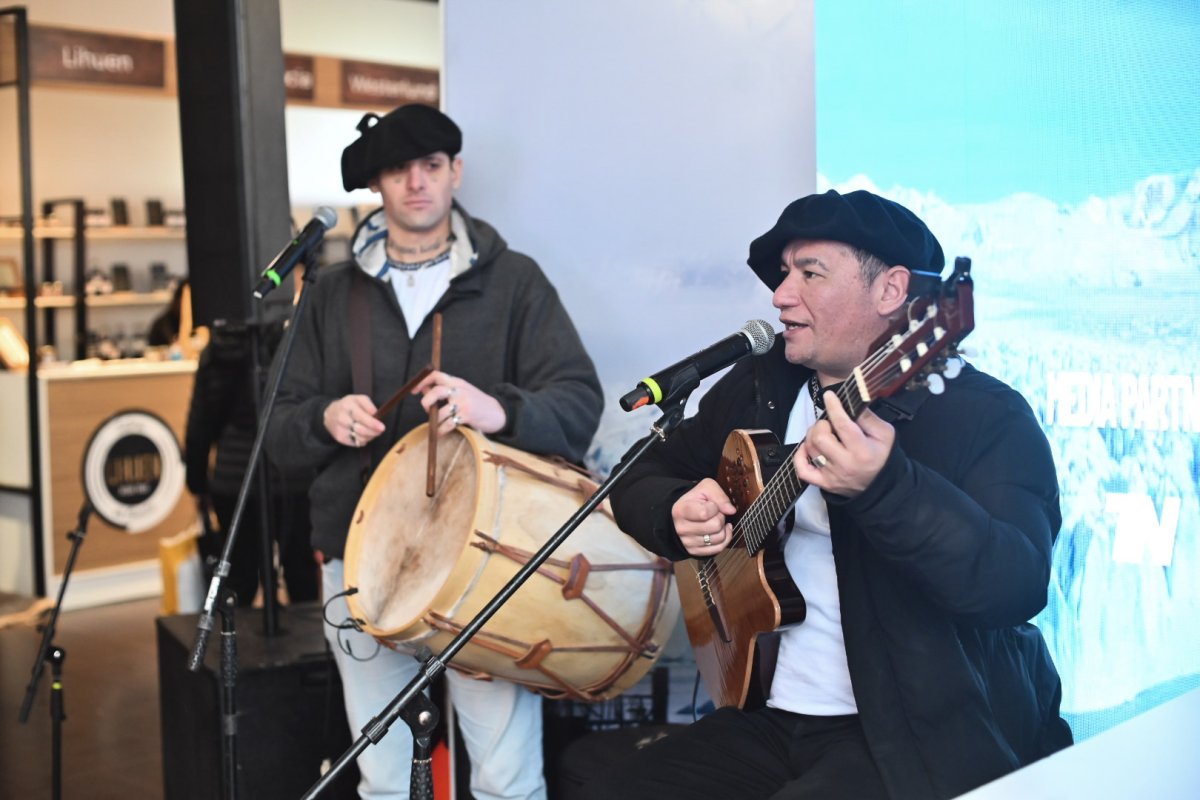 Santa Cruz desplegó una intensa agenda de producción, cultura y gastronomía en la quinta jornada de la Expo Rural