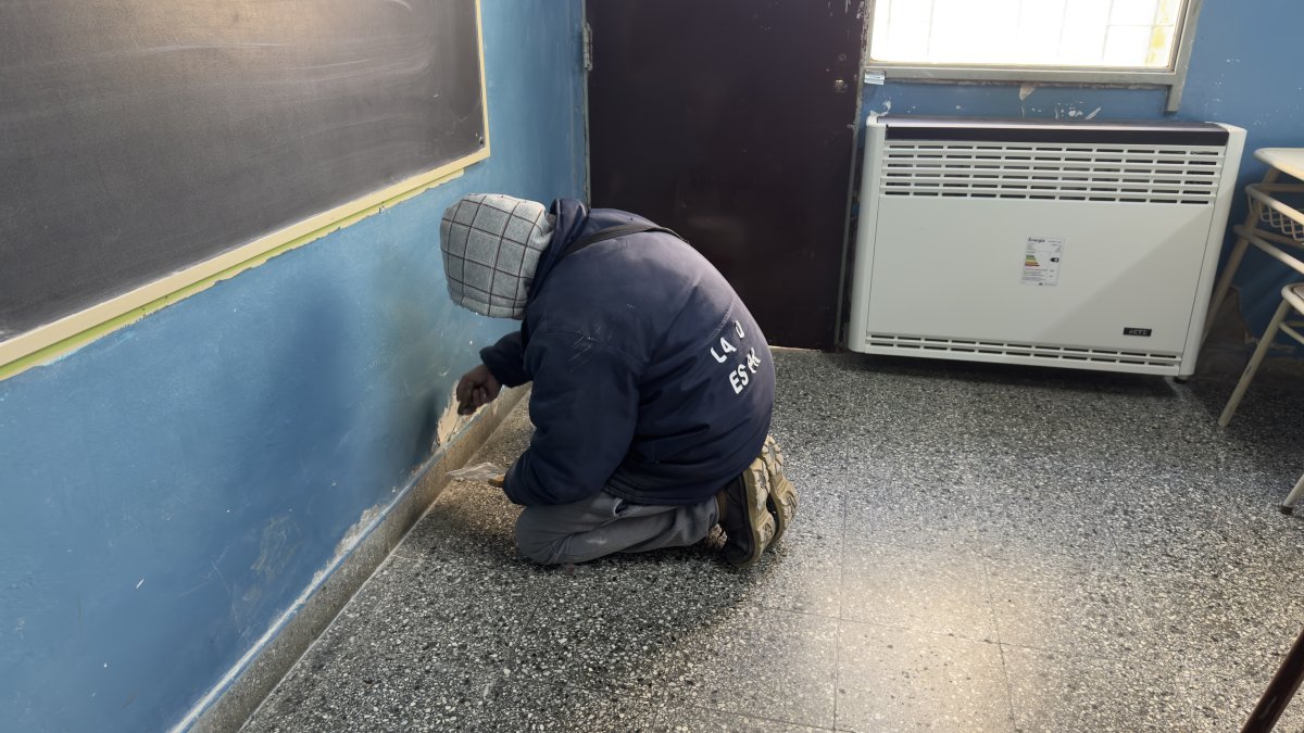 Educación avanza en el mantenimiento integral en las escuelas de Santa Cruz durante el receso invernal