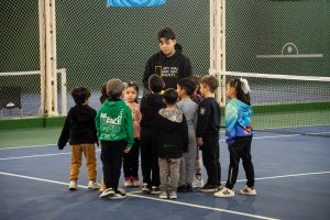 Con amplia convocatoria, se desarrollan las clases de tenis de EduActiva