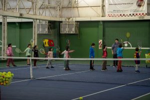 Con amplia convocatoria, se desarrollan las clases de tenis de EduActiva