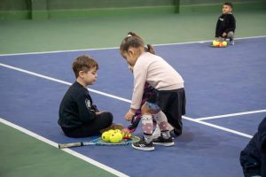 Con amplia convocatoria, se desarrollan las clases de tenis de EduActiva