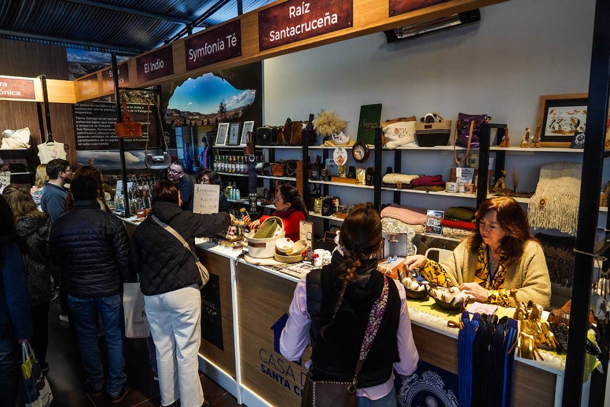 Raíz Santacruceña lleva la producción regional de la Casa de Santa Cruz a la mayor vidriera agroindustrial del país