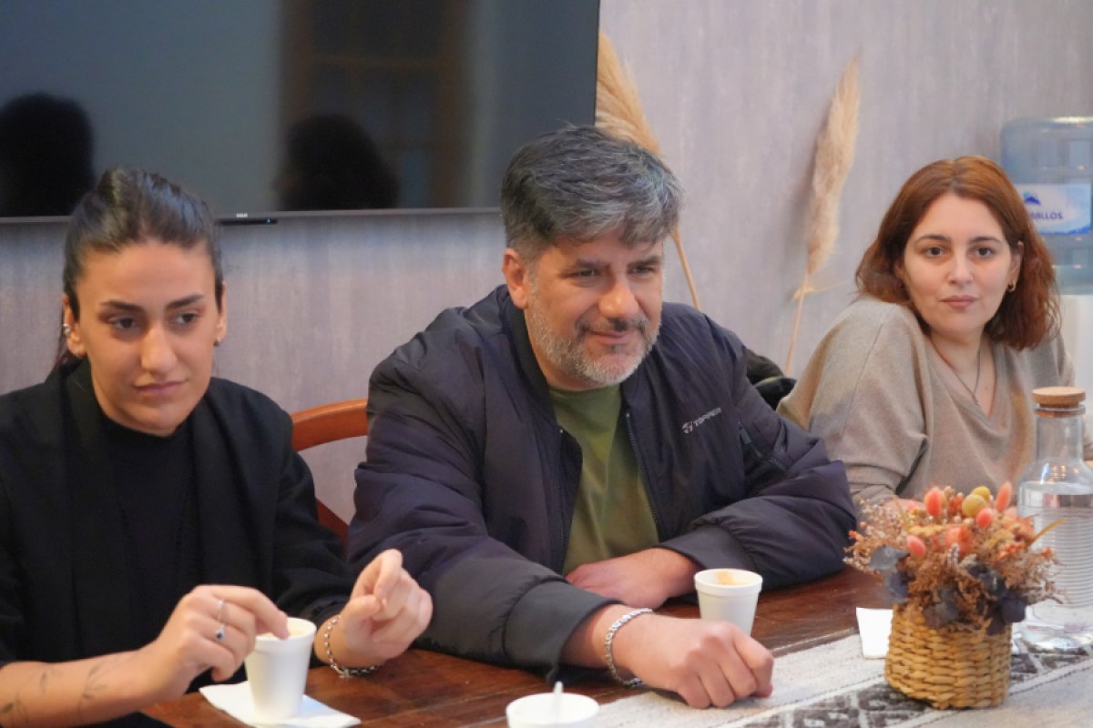 Integrantes de Kilómetro del Alfajor Argentino.