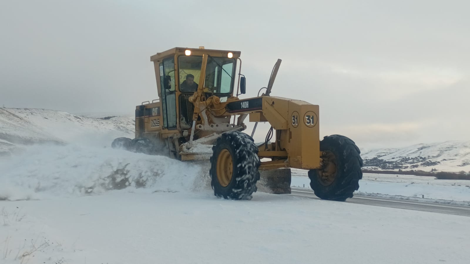 Vialidad Provincial intensifica las tareas de despeje de nieve sobre rutas santacruceñas