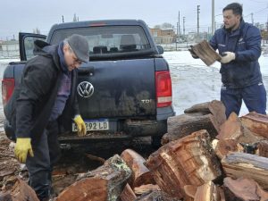  Continúa la logística de leña y el acompañamiento integral a familias de Río Gallegos