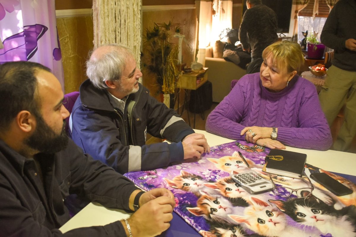 En Jaramillo y Fitz Roy, Berasaluce mantuvo un encuentro con la presidenta de la Comisión de Fomento, Ana María Urricelqui.