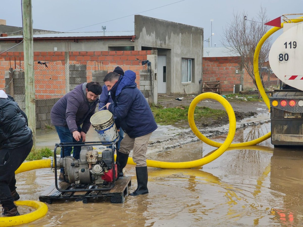 Tras el deshielo, el Gobierno provincial cuestionó los resultados de una obra de drenaje anunciada por el municipio