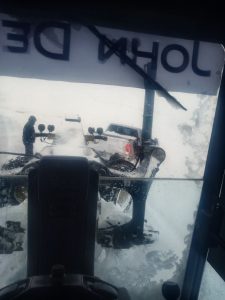 Distrito Vial Perito Moreno realiza despeje de nieve sobre la Ruta Nacional N° 40