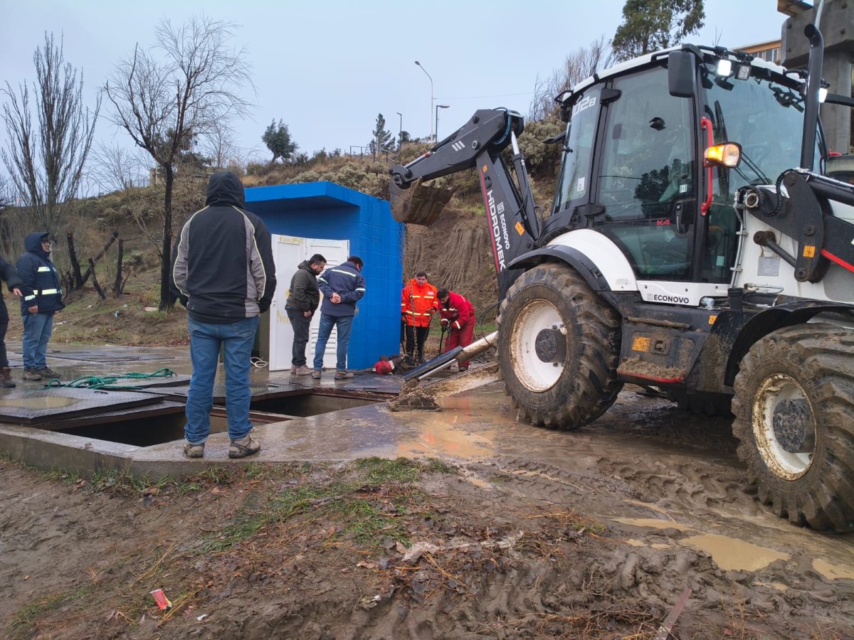Servicios Públicos puso en marcha el sistema pluvial en Caleta Olivia para fortalecer el drenaje