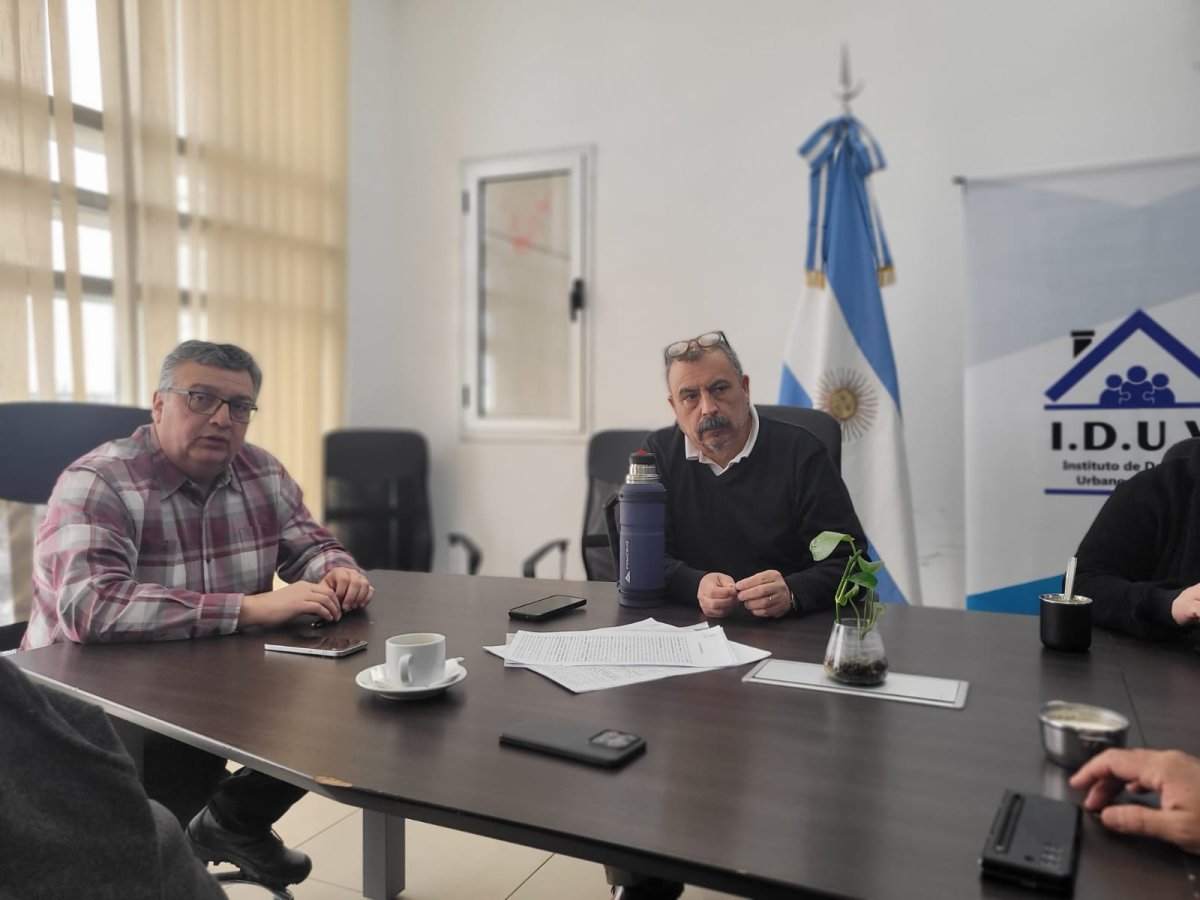 El IDUV firm&oacute; el contrato para la construcci&oacute;n del Polideportivo en Gobernador Gregores