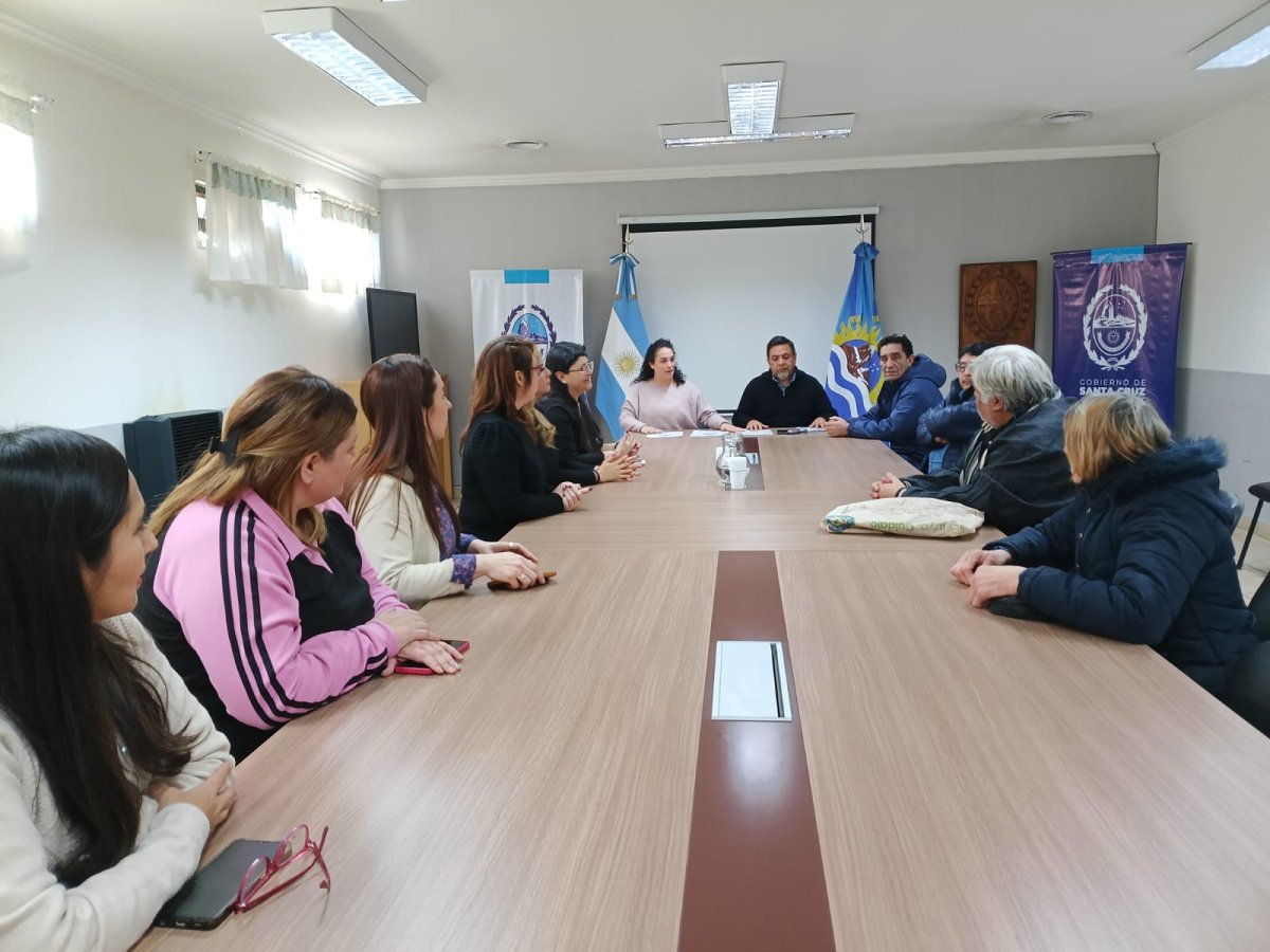 El Gobierno de Santa Cruz entregó nuevas Pensiones No Contributivas a la Vejez y fortaleció el acceso a derechos para adultos mayores