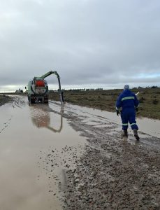 Servicios Públicos desplegó un operativo para recuperar la transitabilidad en la zona de chacras