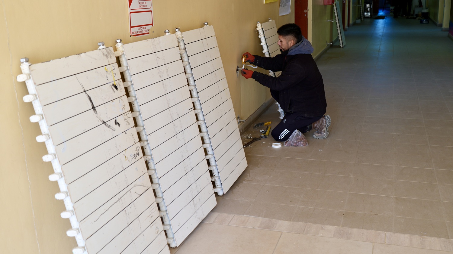 Avanzan las obras integrales de calefacción en el CPES N°42 y la EPP N°88