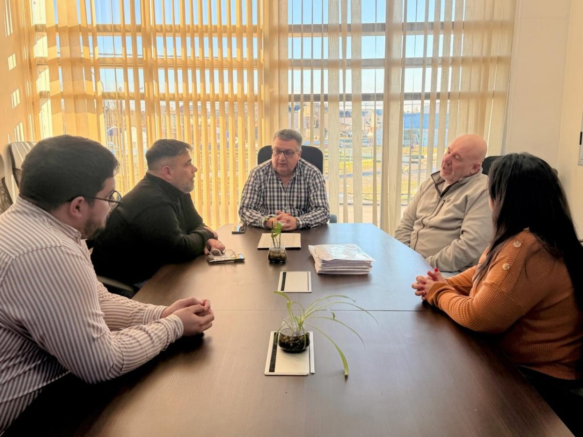 IDUV firmó el contrato para la construcción de la Planta de Alimentos Balanceados en Río Gallegos