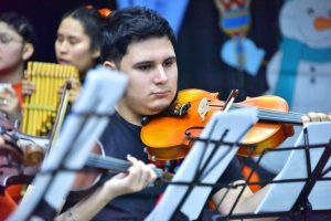 Música, orgullo e identidad: La Orquesta Pu Kara y el Coro Re Si hicieron vibrar a Río Turbio con su Concierto de Invierno