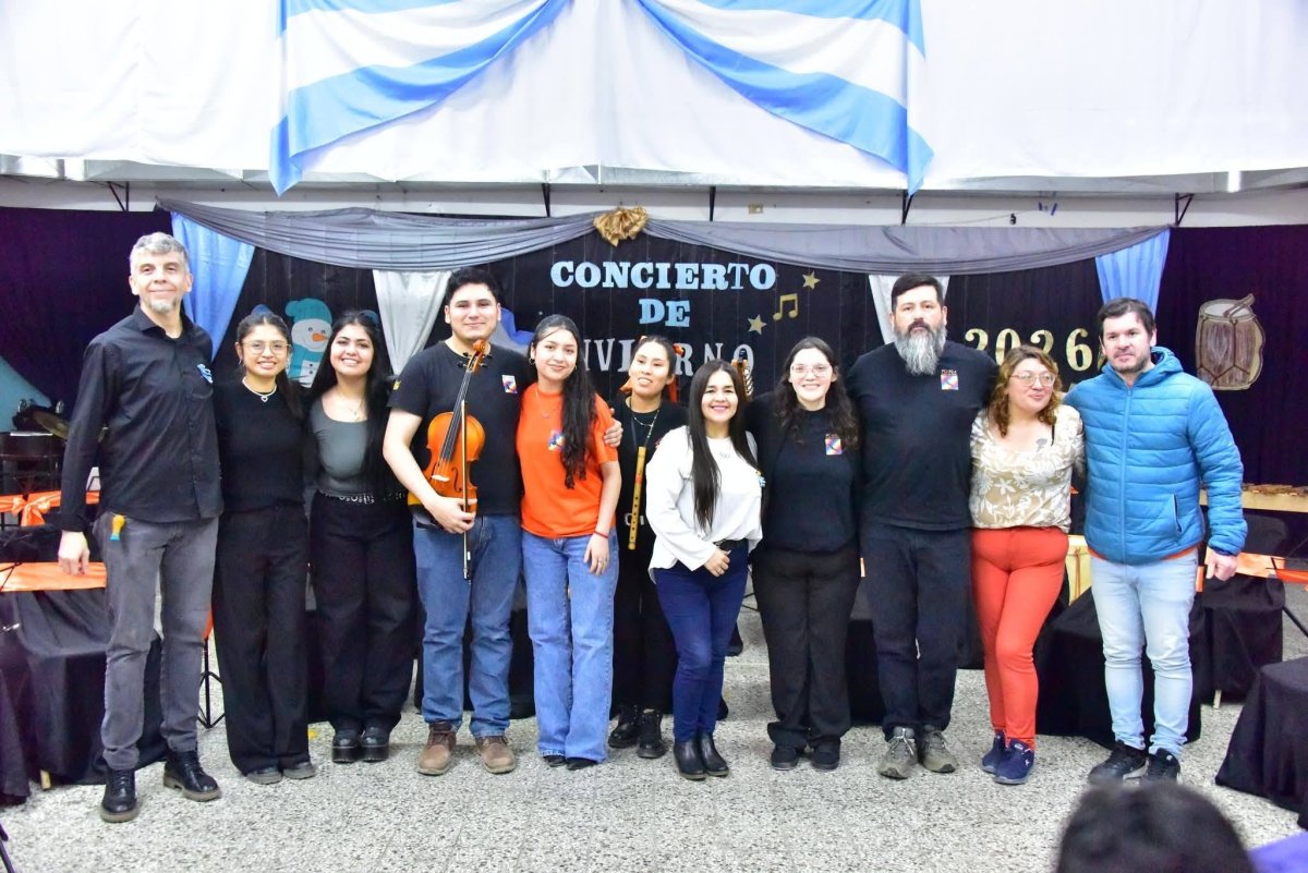 Música, orgullo e identidad: La Orquesta Pu Kara y el Coro Re Si hicieron vibrar a Río Turbio con su Concierto de Invierno