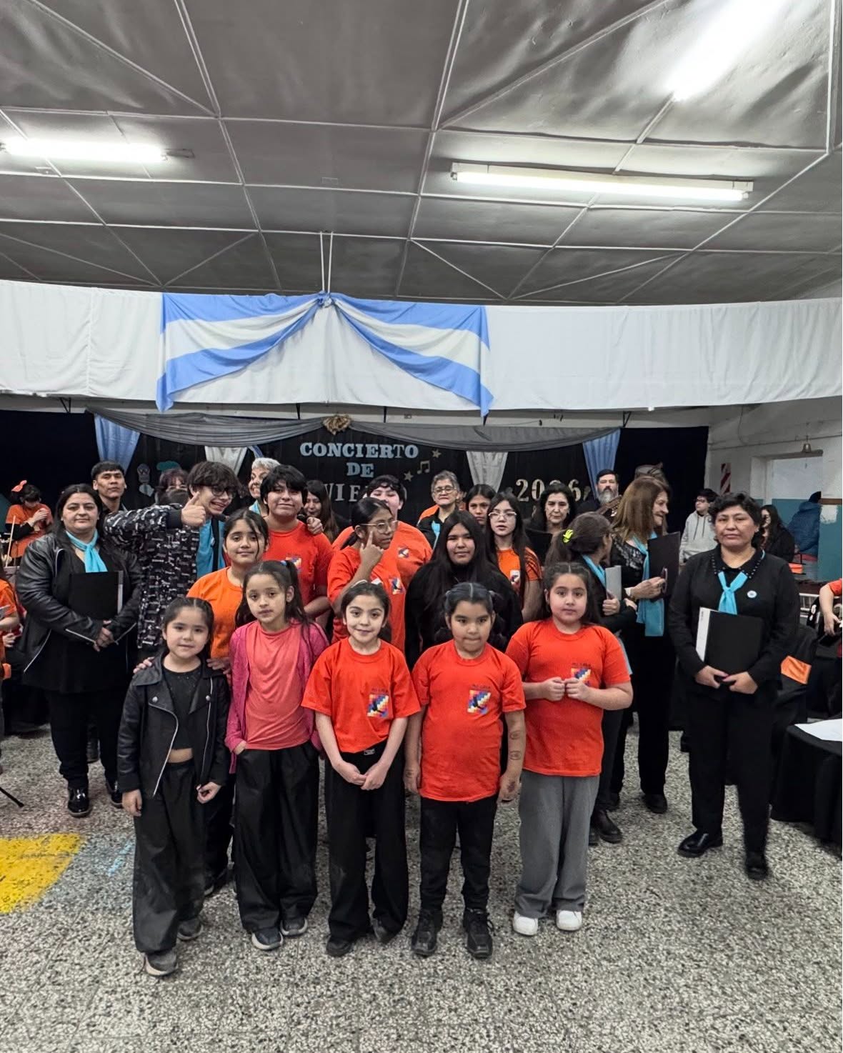 Música, orgullo e identidad: La Orquesta Pu Kara y el Coro Re Si hicieron vibrar a Río Turbio con su Concierto de Invierno