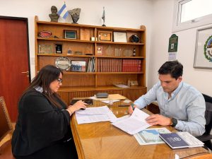 El CAP firmó un convenio con el Municipio de Piedra Buena para fortalecer el trabajo en recursos naturales y producción 