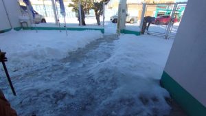 Las Heras: trabajo articulado de los entes provinciales para asistir a la comunidad durante el temporal de nieve