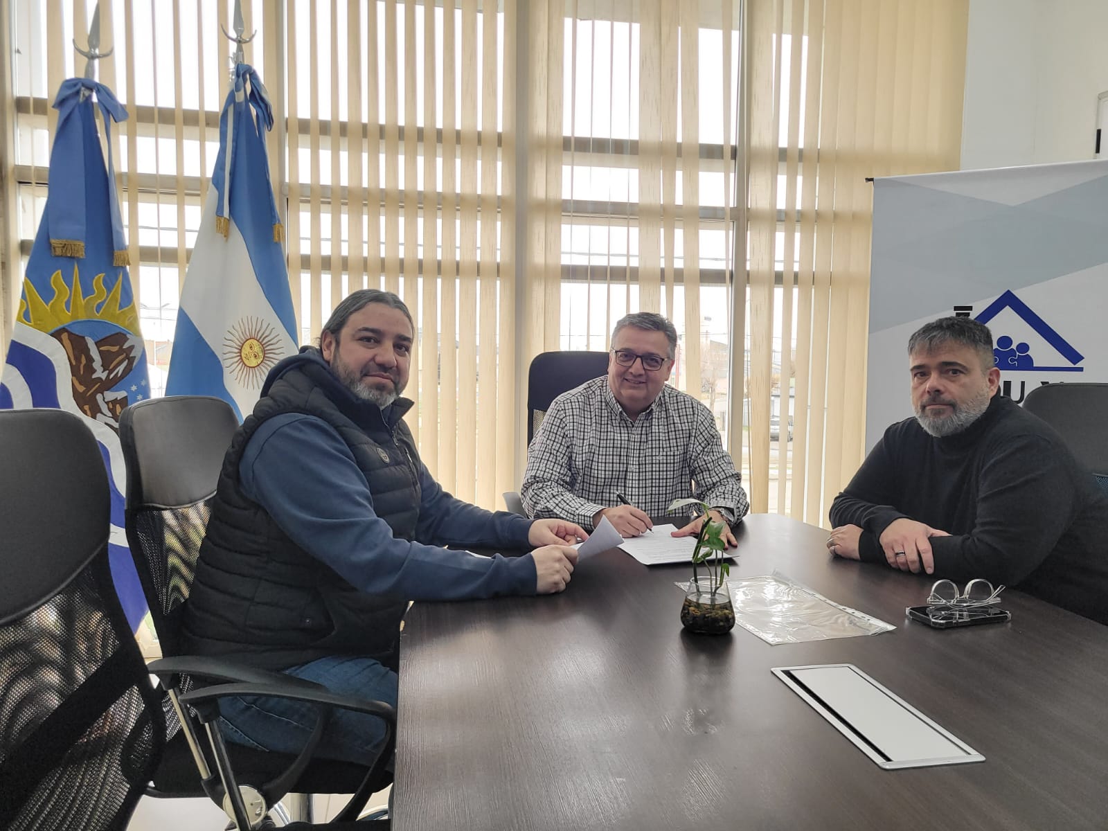 El Gobierno Provincial financiar&aacute; la primera etapa de cord&oacute;n cuneta en Pico Truncado