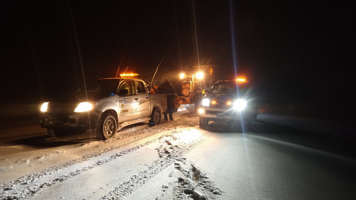 Vialidad Provincial realizó tareas de despeje de nieve sobre la Ruta Provincial N.º 27