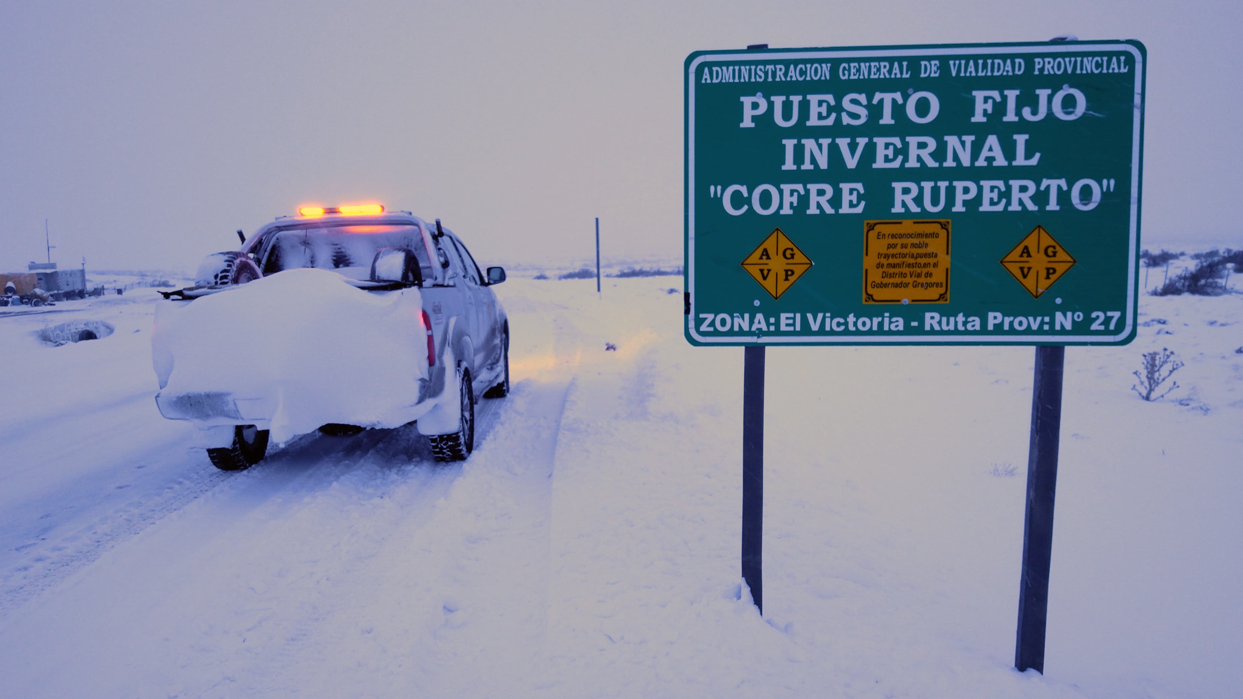 Vialidad Provincial realizó tareas de despeje de nieve sobre la Ruta Provincial N.º 27