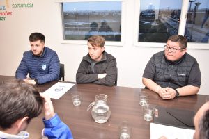 Provincia firmó un convenio con el Club Lago Argentino para la entrega de materiales de construcción 