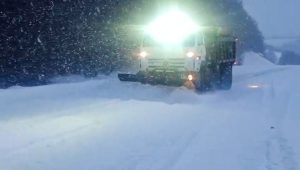 Vialidad Provincial continúa realizando tareas de despeje de nieve para garantizar la transitabilidad en las rutas de Santa Cruz
