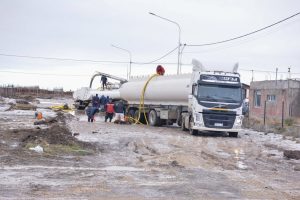 El Gobierno de Santa Cruz sostiene un operativo integral para asistir a las familias afectadas por la contingencia climática