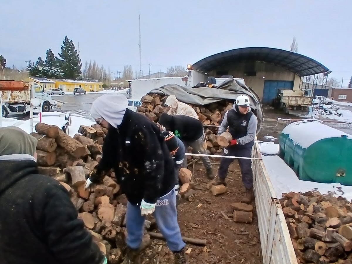 Provincia y Municipio trabajan de manera conjunta para asistir a las familias más afectadas de Perito Moreno