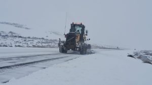 Vialidad Provincial despliega un operativo de despeje y asistencia en las rutas santacruceñas 