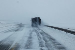Vialidad Provincial despliega intensivos operativos de despeje y asistencia en las rutas de Santa Cruz