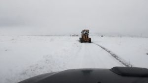 Despeje de nieve sobre Ruta Provincial N° 25 Distrito Gobernador Gregores