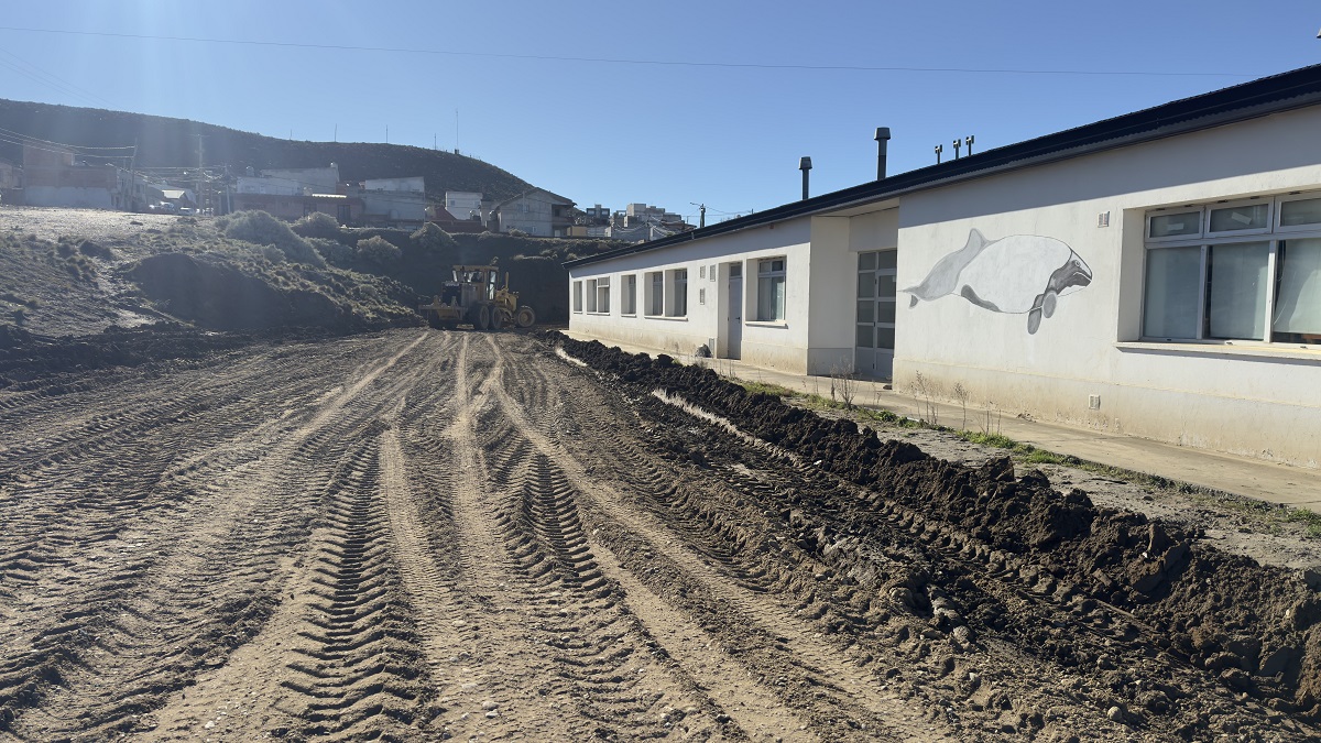 Intensifican obras de reacondicionamiento y mejora en la Escuela de Biología Marina N° 1 en Caleta Olivia