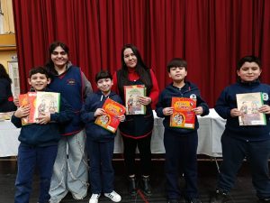 Educación: Entrega de libros en escuelas primarias con una nueva jornada en el Colegio Salesiano