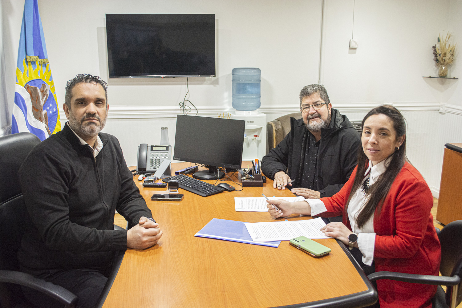 Políticas de Niñez: El Gobierno de Santa Cruz firmó  convenio PAINA con la comuna de Lago Posadas