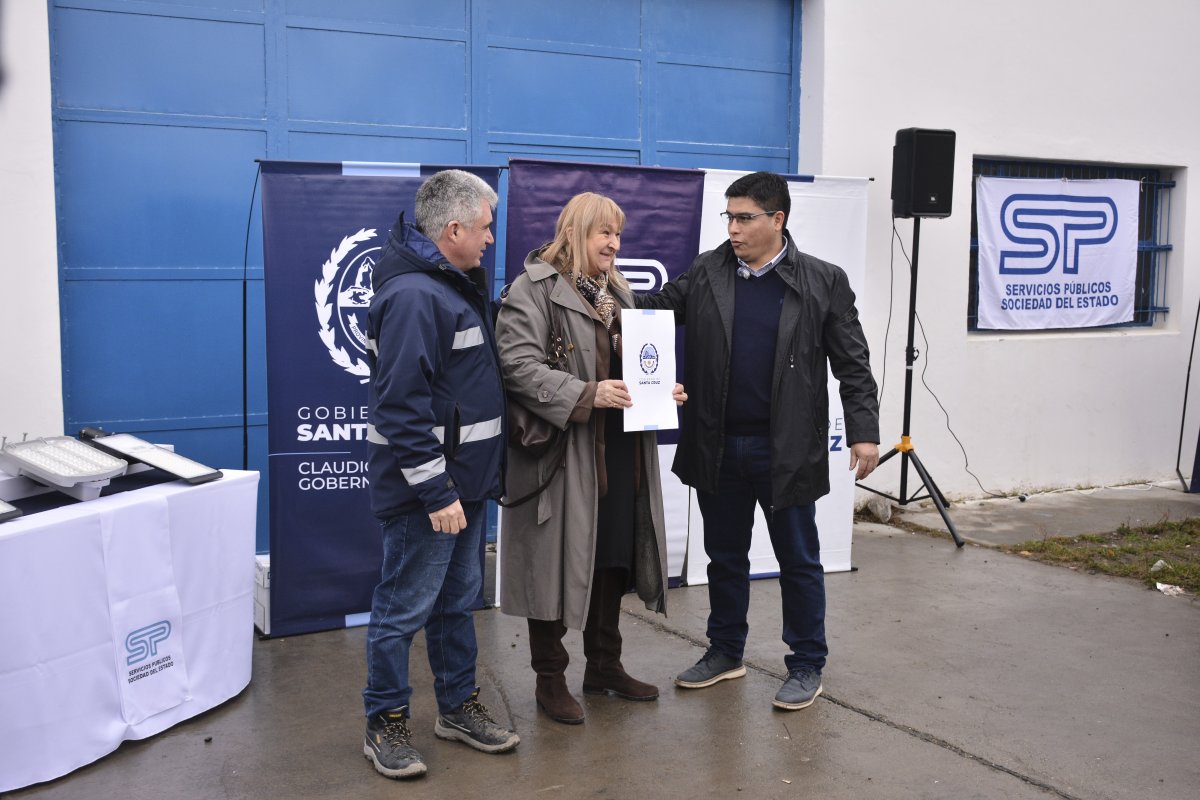 “Durante muchos años, la compra de luminaria era un negocio para los distintos funcionarios”, sostuvo Vidal al entregar 15.000 luminarias LED a los municipios