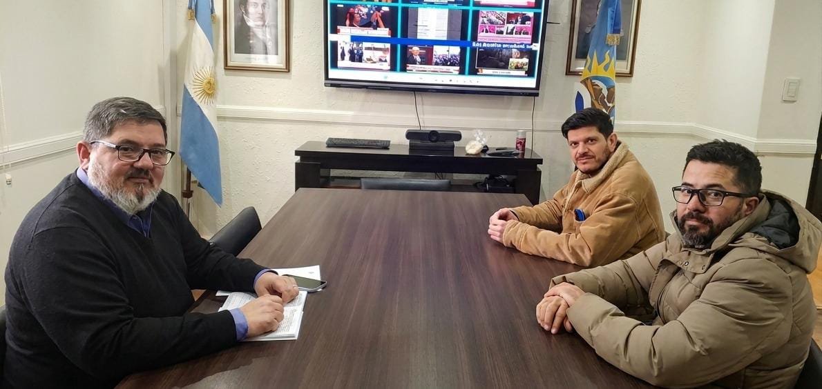 El Gobierno Provincial se reuni&oacute; con ADOSAC y ratific&oacute; la restituci&oacute;n de los descuentos por d&iacute;as de paro