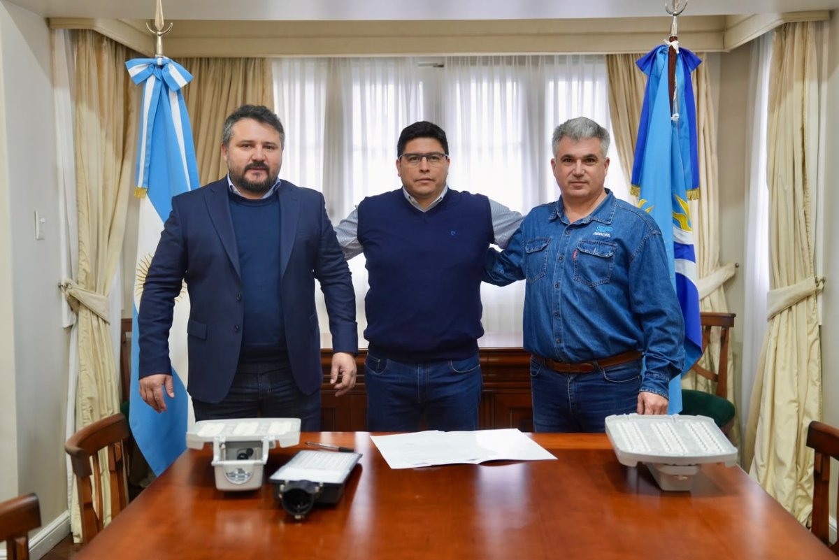 2.600 Luminarias Led llegar&aacute;n a Caleta Olivia