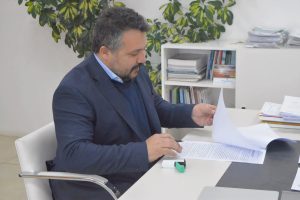 Firmaron un nuevo convenio para garantizar el servicio de limpieza integral en Caleta Olivia