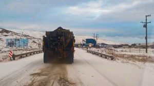 Vialidad Provincial intensifica los trabajos de despeje de nieve y prevención de hielo en las rutas santacruceñas
