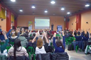 Educación continúa fortaleciendo la alfabetización inicial docente en Santa Cruz