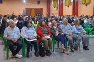 Educación continúa fortaleciendo la alfabetización inicial docente en Santa Cruz